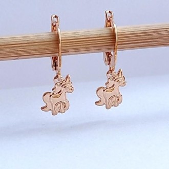 Detalhes do produto Brinco Argola Infantil Unicórnio Folheado a Ouro 18K