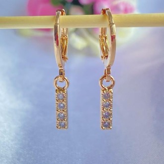 Detalhes do produto Brinco Argola Letra I Cravejado com Zircônia Folheado a Ouro
