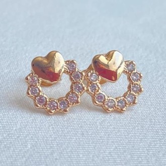 Detalhes do produto Brinco coração cravejado zircônias folheado a ouro