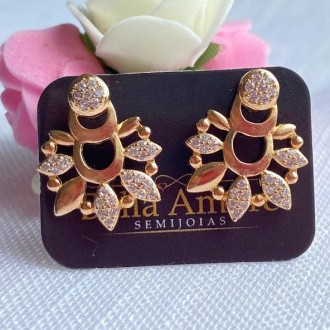 Detalhes do produto Brinco Cravejado com Zircônias Folheada a Ouro