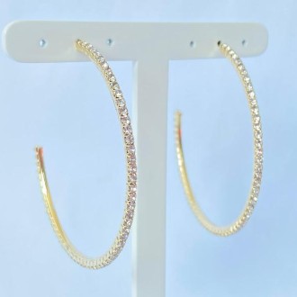 Detalhes do produto Brinco Argola Cravejada Cristal, Folheado a Ouro