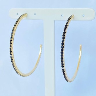 Detalhes do produto Brinco Argola Cravejada Cristal Preto, Folheado a Ouro