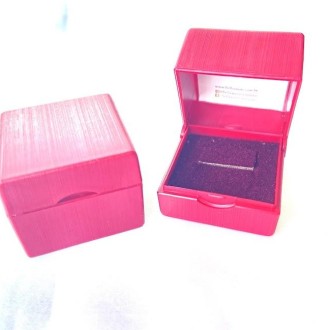 Detalhes do produto Estojo Porta Anel Vermelho Bordo 0,39x0,39x0,34 mm