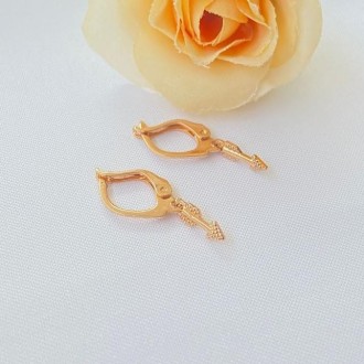 Detalhes do produto Brinco Argola Infantil Flecha 8mm, Folheado a Ouro 18K