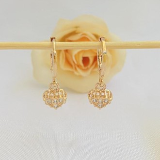 Detalhes do produto Brinco Argolinha Coração Cravejado Zircônias Folheado a Ouro 18K