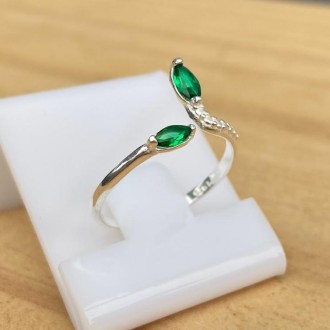 Detalhes do produto Anel Ajustável Cravejado com Zircônias Esmeralda Prata 925
