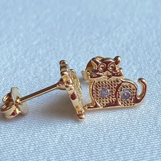 Detalhes do produto Brinco Gatinho Cravejado com Zircônias Folheado a Ouro 18K