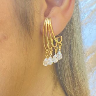 Detalhes do produto Brinco Ear Hook com Zircônias Folheado a Ouro 18K