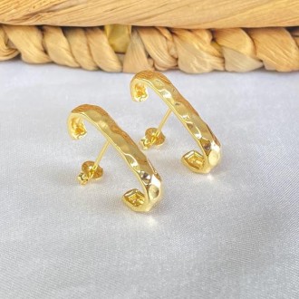 Detalhes do produto Brinco Ear Hook Amassado Folheado a Ouro 18K