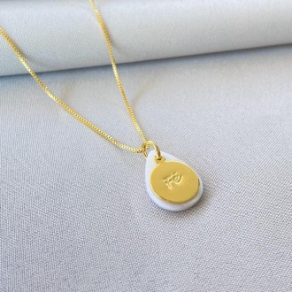 Detalhes do produto Gargantilha Medalha Fé e Madre Pérola Folheada a Ouro 18K
