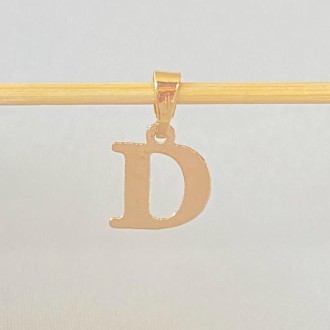 Detalhes do produto Pingente Letras D Tamanho Aprox. 1cm, Folheado a Ouro 18K