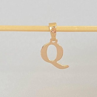 Detalhes do produto Pingente Letras Q Tamanho Aprox. 1cm, Folheado a Ouro 18K