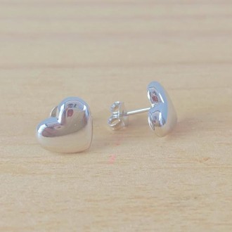 Detalhes do produto Brinco Coração Liso Abaulado Folheado a Rhodium Branco