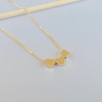 Detalhes do produto Gargantilha Três Corações, Folheado a Ouro 18K