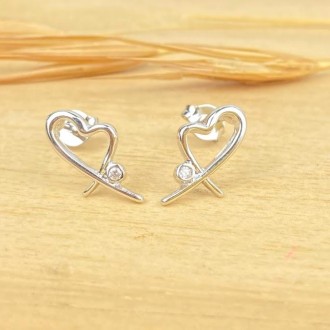 Detalhes do produto Brinco Coração Cravejado Folheado a Rhodium Branco