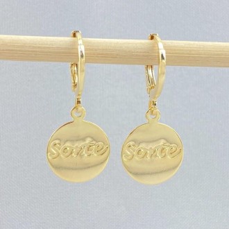 Detalhes do produto Brinco Argola Medalha Sorte, Folheado a Ouro 18K