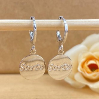 Detalhes do produto Brinco Argola Medalha Sorte, Folheado a Rhodium Branco
