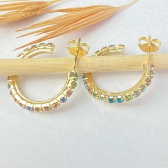 Detalhes do produto Brinco Argola Cravejada Cristal Color, Folheado a Ouro 18K