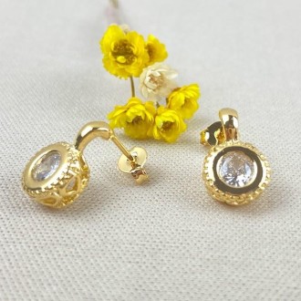 Detalhes do produto Brinco Detalhes Zircônia Redonda Cristal, Folheado a Ouro 18K