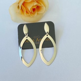 Detalhes do produto Brinco Navete Vazado Folheado a Rhodium Branco, 4cm