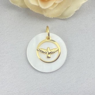 Detalhes do produto Pingente Madre Perola, Espirito Santo Folheado a Ouro 18K