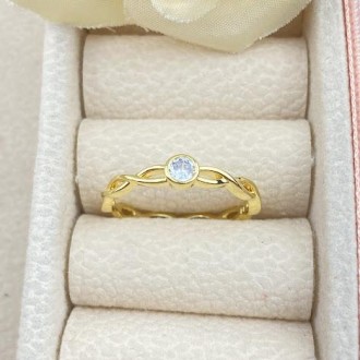 Detalhes do produto Anel solitário cravejado zircônia transado banhado a ouro 18K