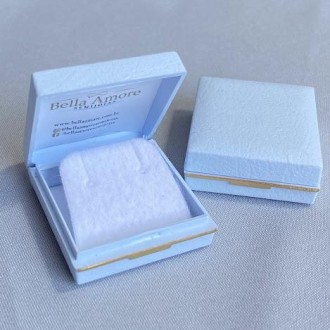 Detalhes do produto Estojo porta brinco branco 0,35x0,40x0,15 mm