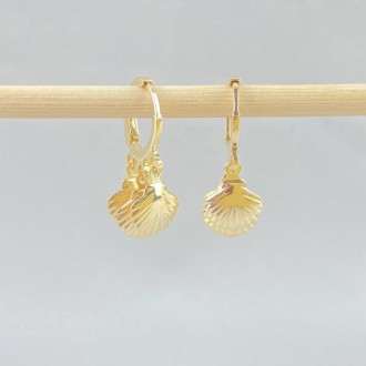 Detalhes do produto Brinco argola três conchas, banhado a ouro 18k