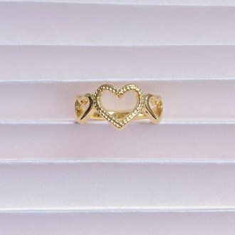 Detalhes do produto Anel três corações banhado a ouro 18k