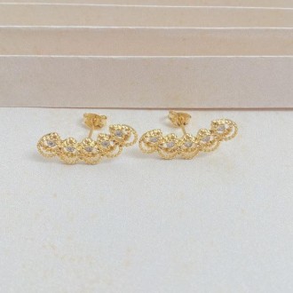 Detalhes do produto Brinco ear cuff gota cravejado zircônias, banhado a ouro 18k