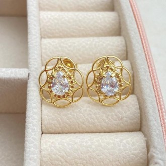 Detalhes do produto Brinco gotas de zircônias banhado a ouro 18k