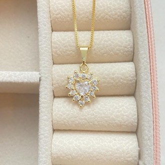 Detalhes do produto Gargantilha coração cravejado zircônias, banhado a ouro 18k