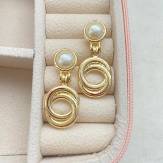 Detalhes do produto Brinco de elos com pérolas, banhado a ouro 18k