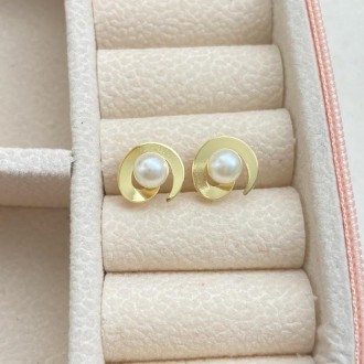 Detalhes do produto Brinco volta com pérola, banhado a ouro 18k