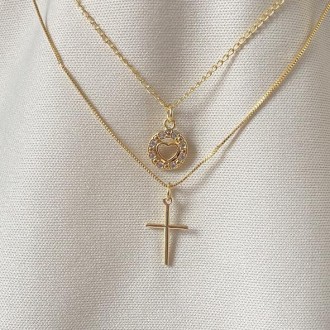 Detalhes do produto Gargantilha dupla cruz e coração cravejado zircônias banhado a ouro 18k