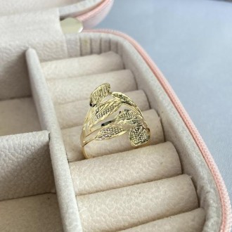 Detalhes do produto Anel trabalhado luxo folhas, banhado a ouro 18k