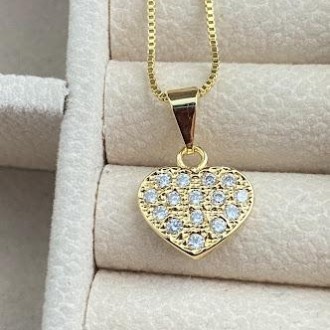 Detalhes do produto Gargantilha coração cravejado zircônias, banhado a ouro 18K