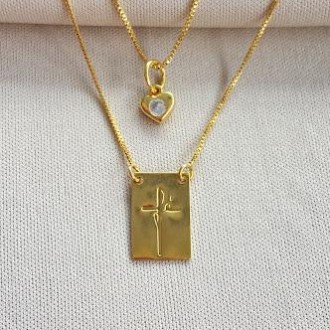 Detalhes do produto Gargantilha placa e coração cravejado zircônia, banhada a ouro 18k
