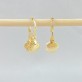 Brinco argola três conchas, banhado a ouro 18k